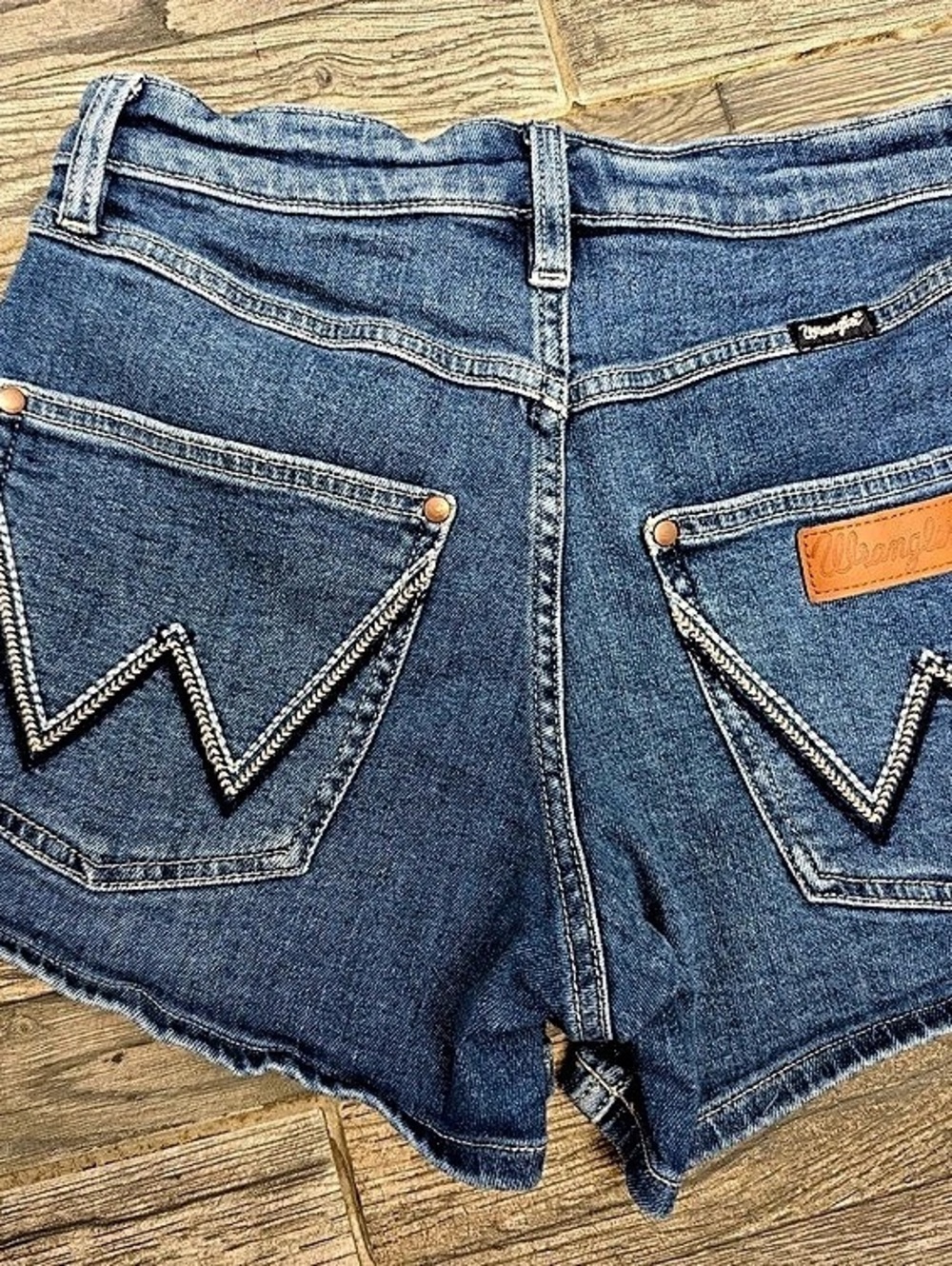 Wrangler Retro Women's Denim Jean Shorts Waist 26